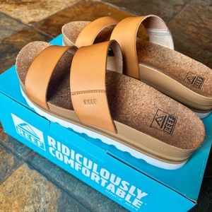 Reef Cushion Vista Hi - Size 8.5